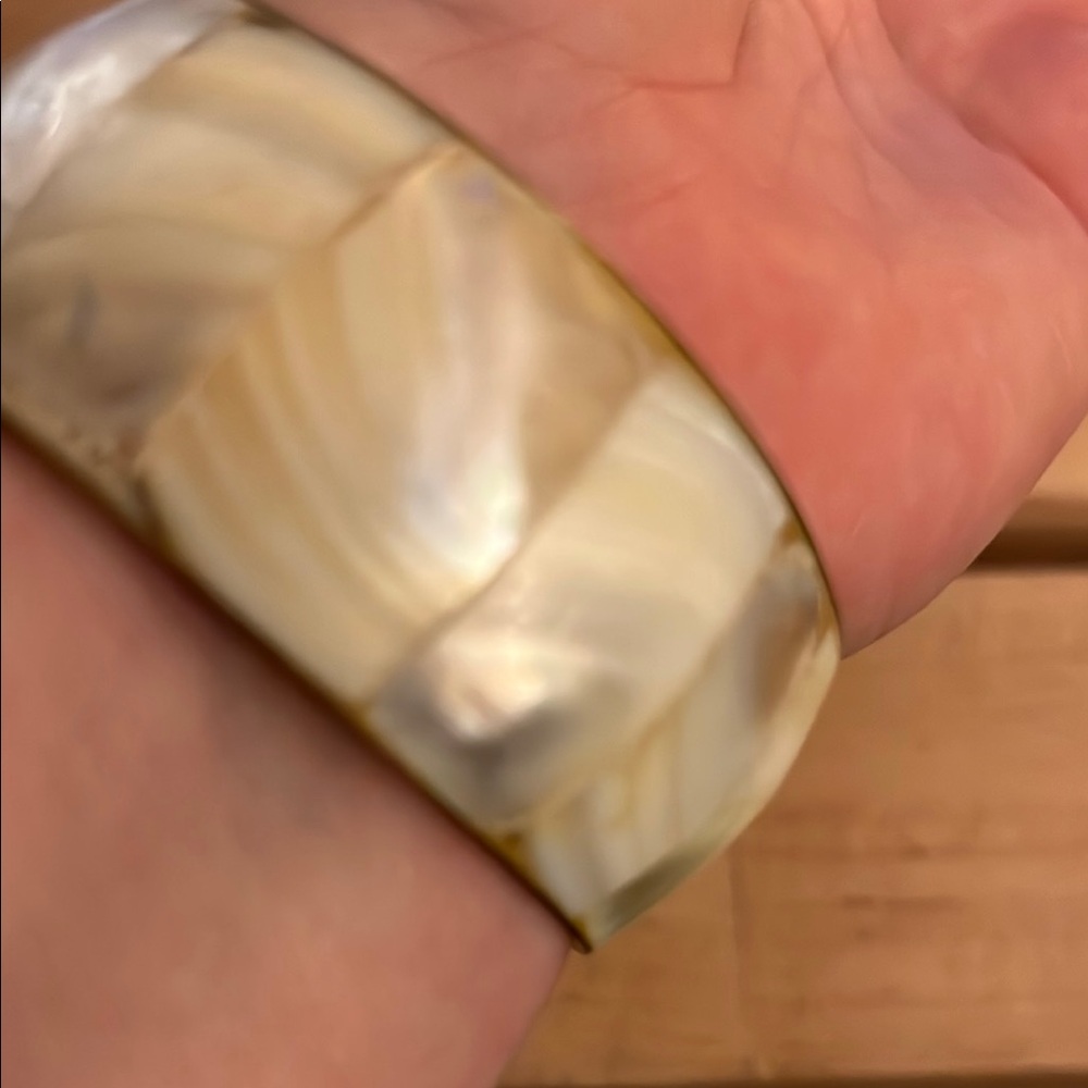 Chic Cream and Gold Bangle - Picture 4 of 5